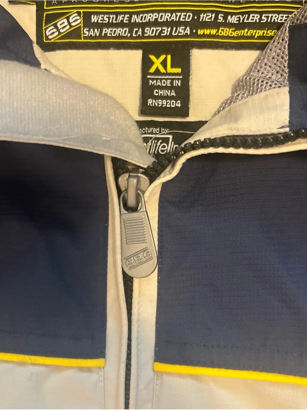 Vintage 686 Jacket Uni-Sex Snowboarding Jacket Size XL Mint Condition